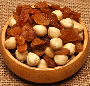 SN-11 HAZELNUT AND RAISINS
